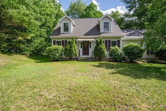 11 Patch Hill Ln, Milford, NH 03055