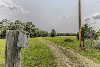 149 Birdhouse Ln, Roach, MO 65787