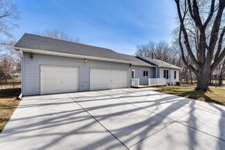 6316 48th St N, Saint Paul, MN 55128