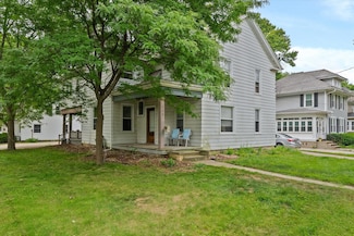 531 W College Ave, Waukesha, WI 53186