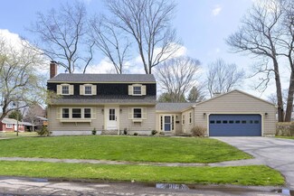 68 Longwood Dr, Portland, ME 04102