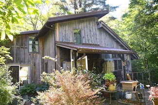 23 Hilltop Dr, Shippenville, PA 16254
