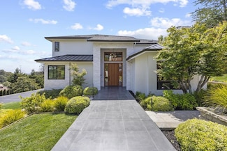 1095 Macadamia Dr, Hillsborough, CA 94010
