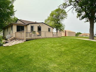 104 E 1st St, Hardwick, MN 56134