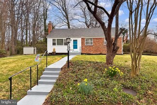 7000 Murray Ct, Annandale, VA 22003