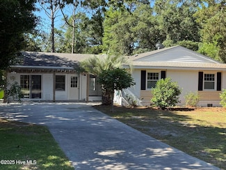 106 Cape Fear Dr, Southport, NC 28461