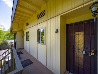 4059 Donald St Unit J, Eugene, OR 97405