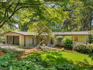 2251 Fernwood Cir, Lake Oswego, OR 97034