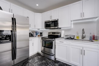 2784 NW 9th St, Fort Lauderdale, FL 33311
