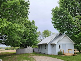 8540 Monroe Rd, Elwell, MI 48832