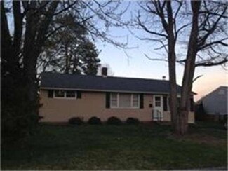 39 Wakefield St, Indian Orchard, MA 01151