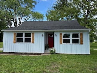 403 W Cedar St, Waverly, MO 64096