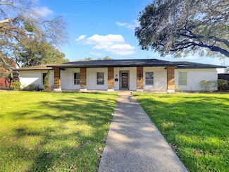 3855 Crest Cove Cir, Dallas, TX 75244