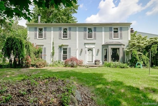 5590 Bayswater Rd, West Bloomfield, MI 48322
