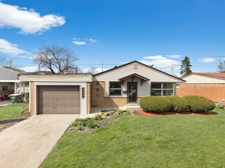 7502 Palma Ln, Morton Grove, IL 60053
