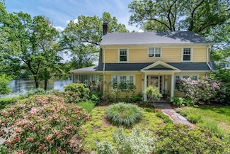 19 Prindiville Ave, Framingham, MA 01702