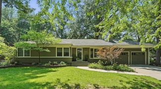 8604 Sagamore Rd, Leawood, KS 66206