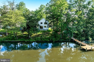 2054 Shore Dr, Edgewater, MD 21037