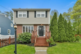 122 Thompson St, Hyde Park, MA 02136