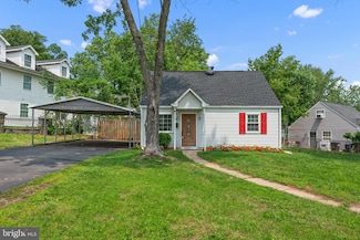 296 Manassas Dr, Manassas Park, VA 20111