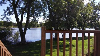 530 Riverview Dr, Marshall, WI 53559