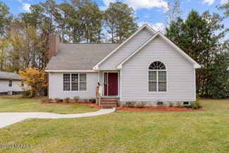 643 Heartwood Rd, Grimesland, NC 27837
