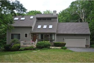 151 Warren Rd, Brimfield, MA 01010