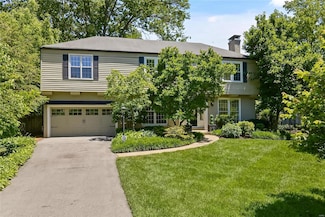12 Daniel Rd, Saint Louis, MO 63124