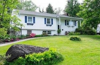 10 Meadowbrook Rd, Auburn, MA 01501