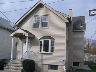 831 8th St, Secaucus, NJ 07094