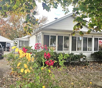 29355 Utica Rd, Roseville, MI 48066