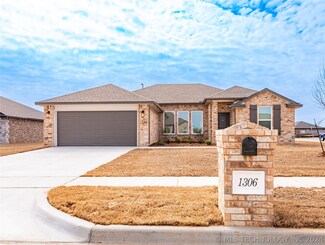 1306 E 149th Place S, Glenpool, OK 74033