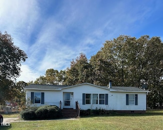 15 Tryon Ct W, Spring Lake, NC 28390