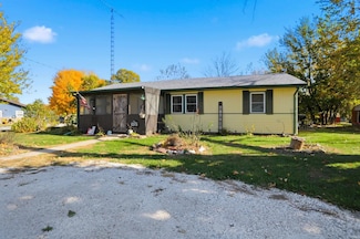 301 S Adams St, West Lebanon, IN 47991