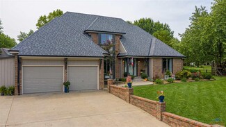 103 S Tracy Dr, Clinton, MO 64735
