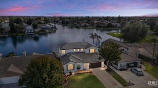 8707 Shore View Dr, Bakersfield, CA 93312