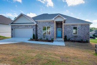 56 Waters Edge Dr, Little Rock, AR 72204