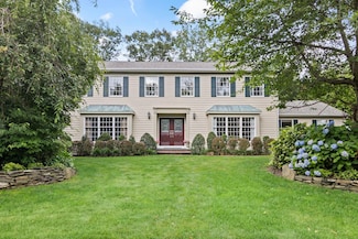 2 Saybrook Ct, Port Jefferson Station, NY 11776