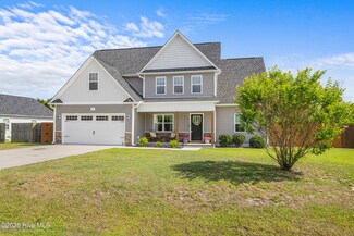 113 Sonia Dr, Hubert, NC 28539