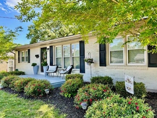 607 Lansbury Dr, Danville, VA 24540