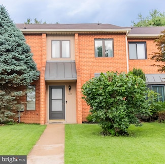 123 Caernarvon Ct, Exton, PA 19341