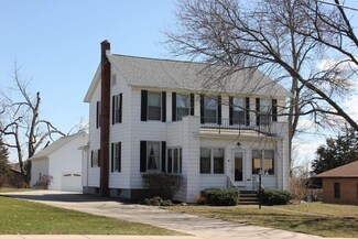 112 N Jackson St, Morrison, IL 61270