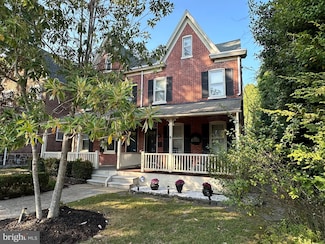 2215 W 17th St, Wilmington, DE 19806