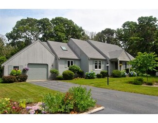 13 Harvest Hollow Dr, Harwich Port, MA 02646