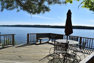 865 Memorial Dr, Winthrop, ME 04364