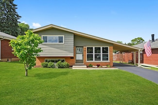 56 W Granville Ave, Roselle, IL 60172