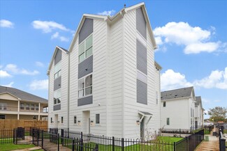1636 W Tidwell Rd, Houston, TX 77091