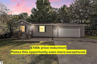 3600 Holiday Hills Dr, Traverse City, MI 49686