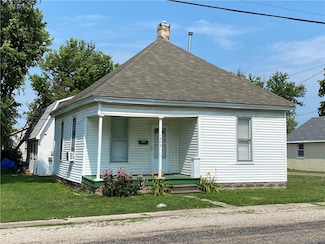 1306 A St, Charleston, IL 61920