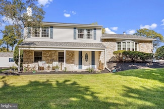 377 Holly Dr, Southampton, PA 18966